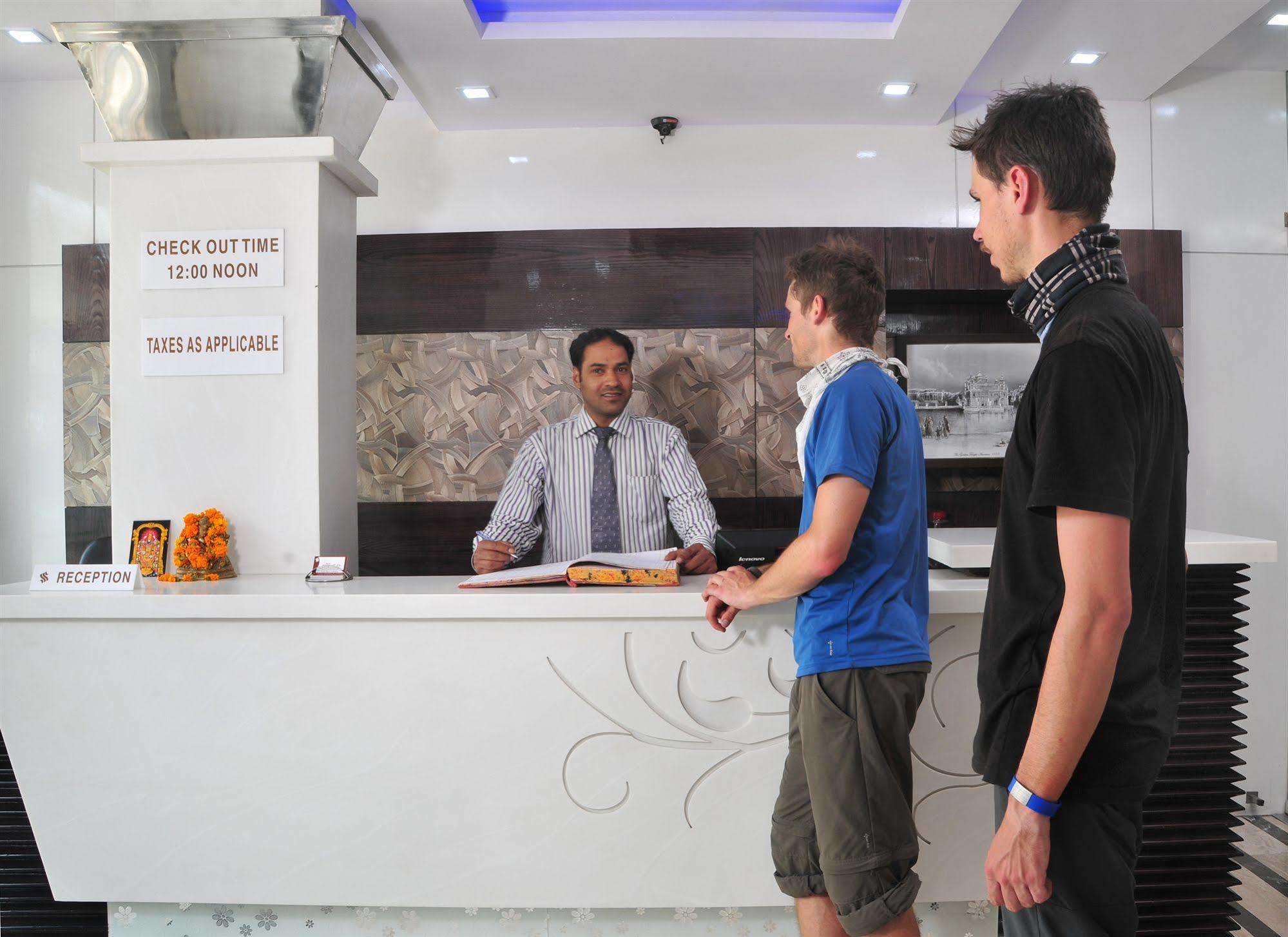 Hotel Stay Well Dx Nova Deli Exterior foto